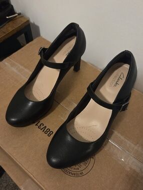 Clarks | Shoes | Clark Womens Navy Blue Healed Dress Shoe Size 9m New |  Poshmark